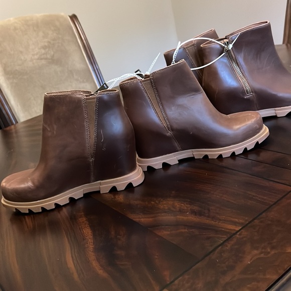 Sorel
Joan of Arctic Waterproof Leather Wedge Zip Booties - Picture 9 of 16